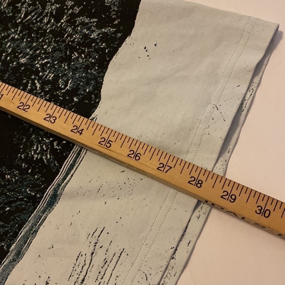 Fabletics mens T-shirt mountains size large - Picture 5 of 6